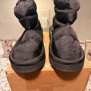 H&M Black Quilted Boots